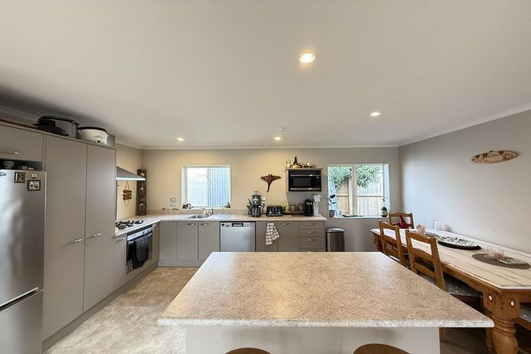 Photo of property in 64 Park Terrace, Waikuku Beach, 7473