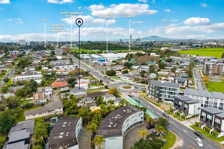 Photo of property in 9 Ocean View Road, Hillcrest, Auckland, 0627