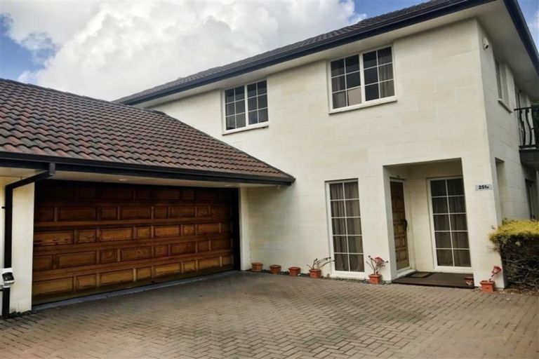 Photo of property in 251a Hill Road, The Gardens, Auckland, 2105