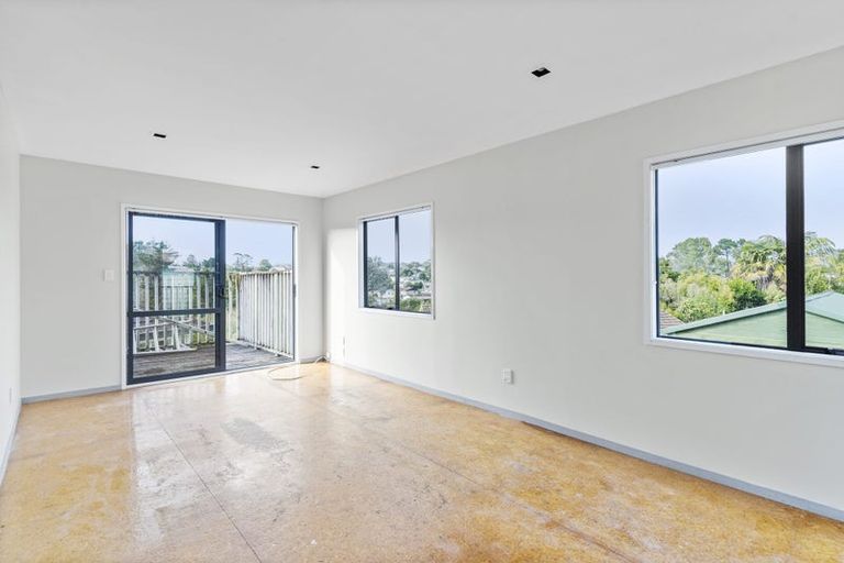 Photo of property in 18 Chislehurst Street, Henderson, Auckland, 0612