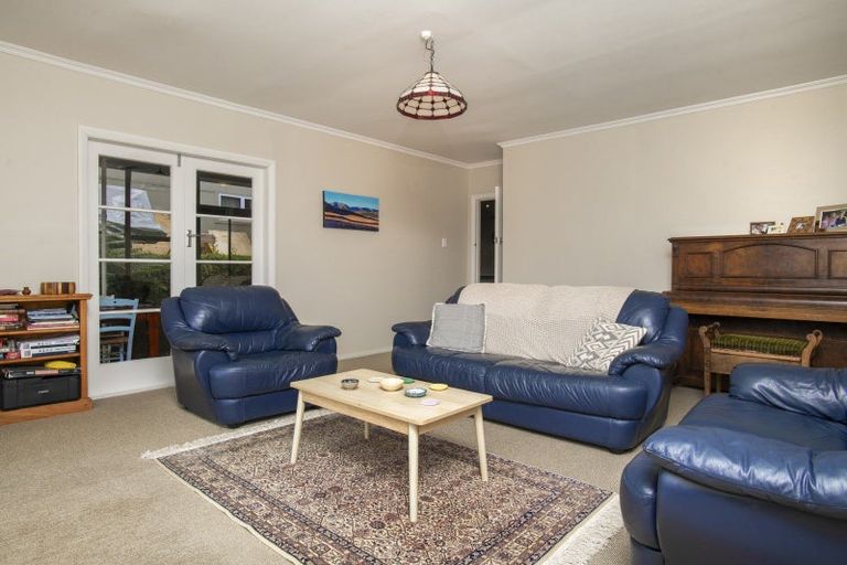 Photo of property in 87 Milton Terrace, Picton, 7220