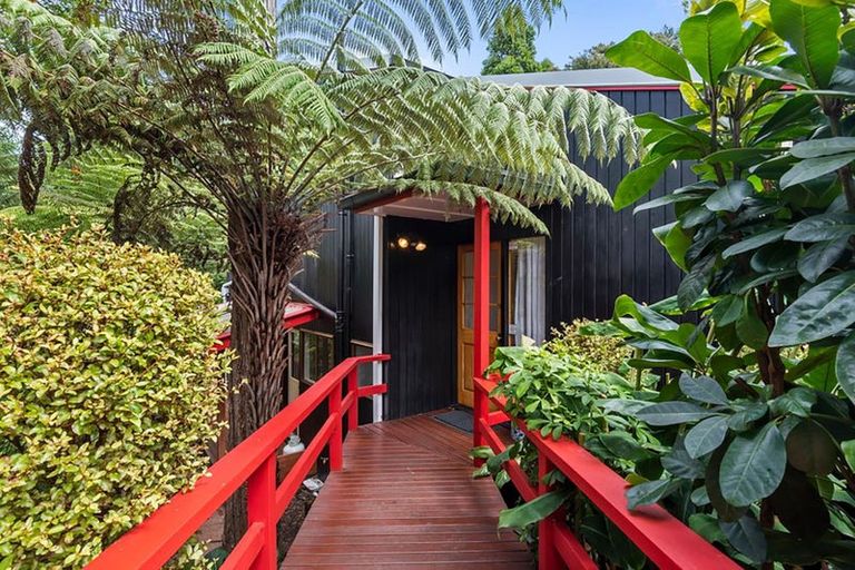 Photo of property in 20 Barlow Place, Chatswood, Auckland, 0626