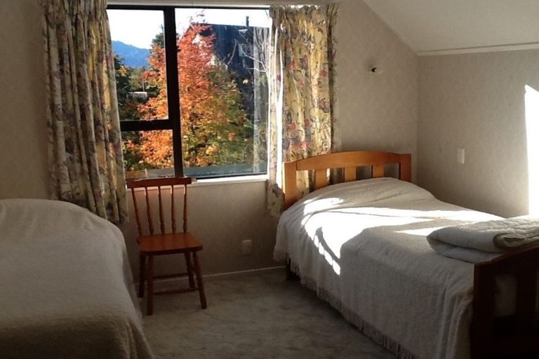 Photo of property in 10 Rob Roy Lane, Wanaka, 9305