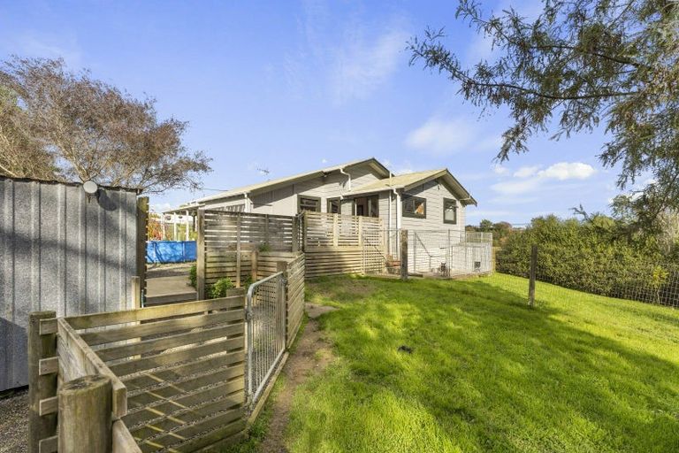 Photo of property in 24-26 Churchill Crescent, Shannon, 4821