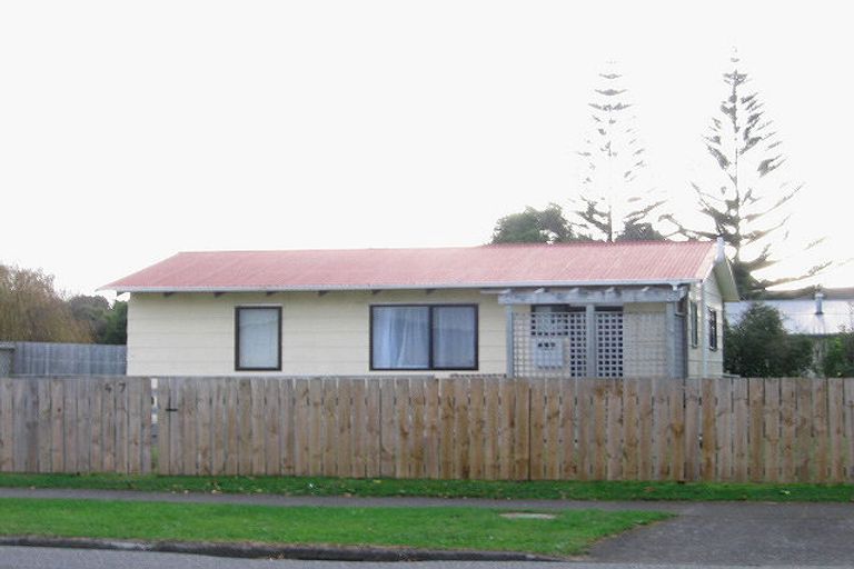Photo of property in 47 Queens Road, Waikanae Beach, Waikanae, 5036