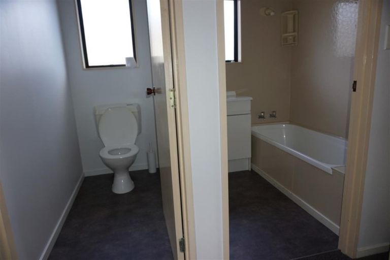 Photo of property in 4/3 Henry Street, Avondale, Auckland, 1026