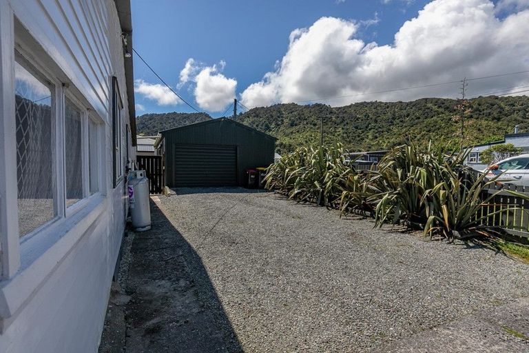 Photo of property in 31 Fox Street, Cobden, Greymouth, 7802