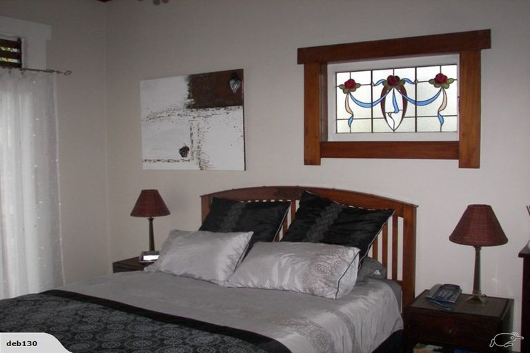 Photo of property in 32 Forbes Street, Onehunga, Auckland, 1061