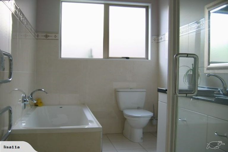 Photo of property in 11 Monarch Avenue, Hillcrest, Auckland, 0627