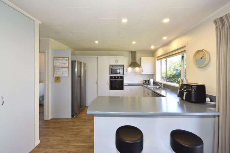 Photo of property in 389 Yaldhurst Road, Russley, Christchurch, 8042