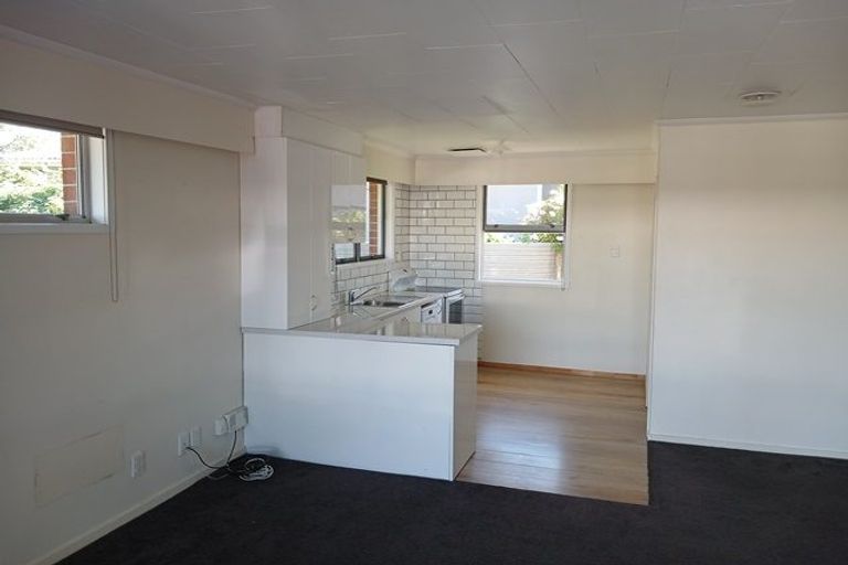 Photo of property in 1a Ruamahanga Crescent, Terrace End, Palmerston North, 4410