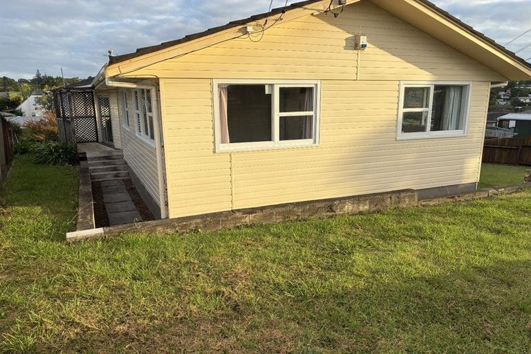 Photo of property in 14 Helena Street, Massey, Auckland, 0614