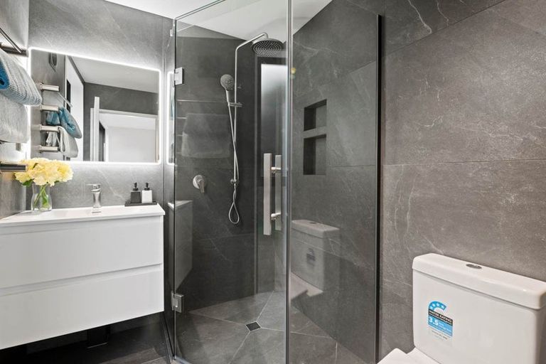 Photo of property in 48a Merani Street, Belmont, Auckland, 0622