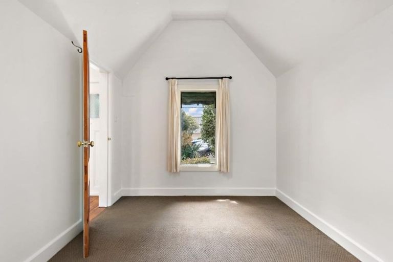 Photo of property in 7 Poplar Grove, Thorndon, Wellington, 6011