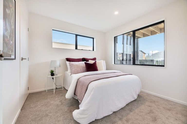 Photo of property in 10 Kari Lane, Kumeu, 0810