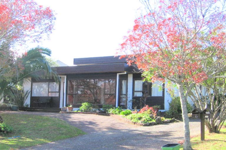 Photo of property in 2/16 Rotoma Rise, Clover Park, Auckland, 2019