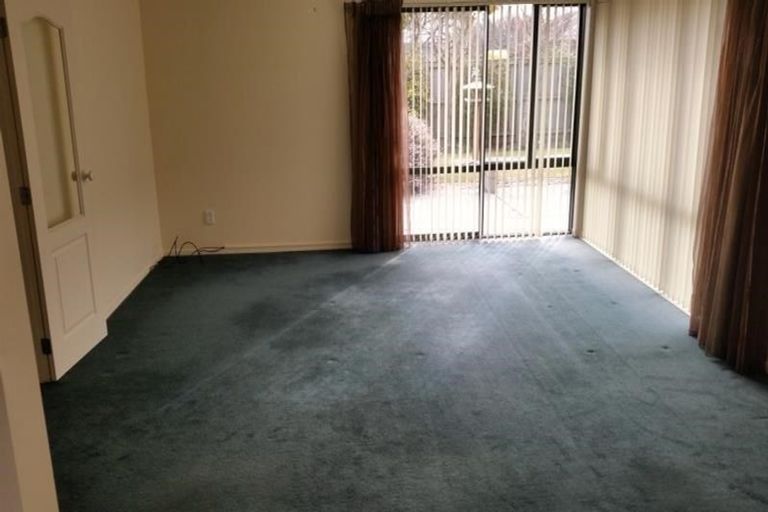 Photo of property in 2 Wisteria Place, Parklands, Christchurch, 8083