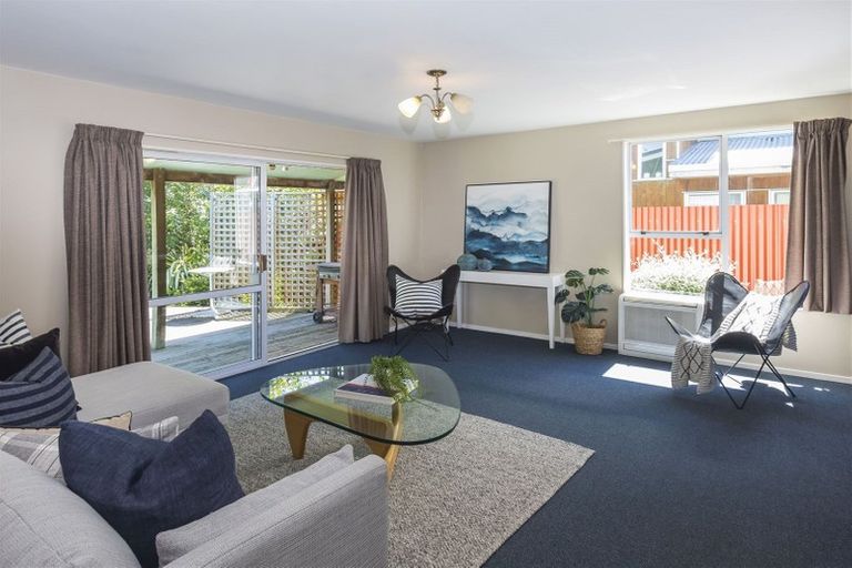 Photo of property in 2/87 Olliviers Road, Phillipstown, Christchurch, 8011