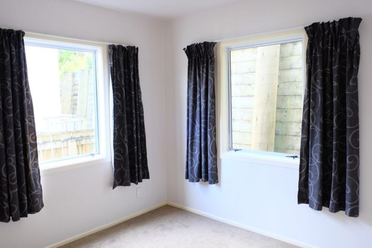 Photo of property in 26a Redwood Avenue, Tawa, Wellington, 5028