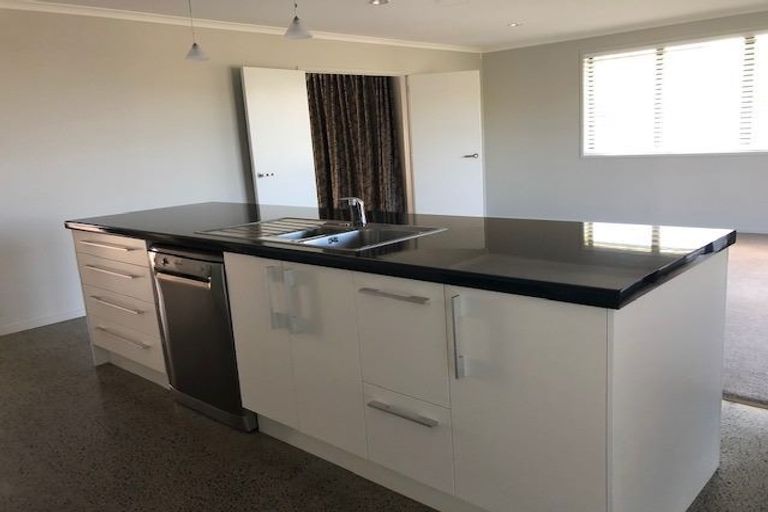 Photo of property in 1 Matariki View, Welcome Bay, Tauranga, 3112