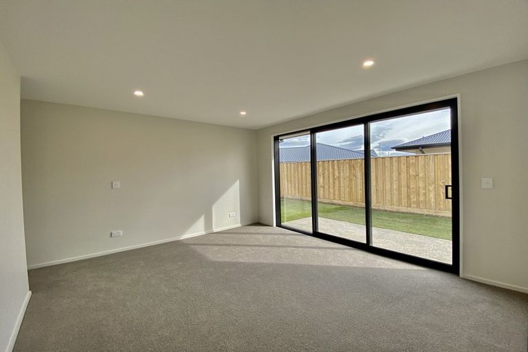 Photo of property in 14 Palmer Avenue, Glen Eden, Auckland, 0602