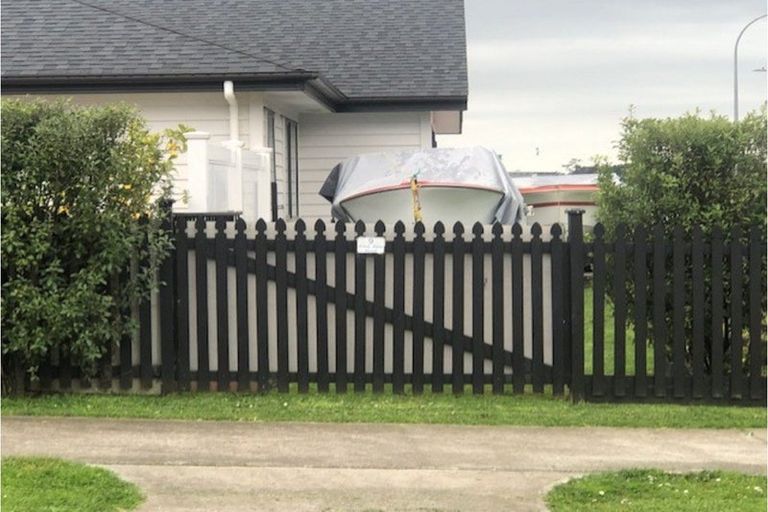 Photo of property in 9 Rere Awa Road, Glenbrook, 2681