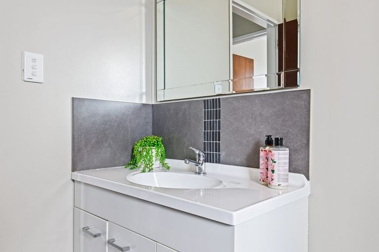 Photo of property in 4/30 Epsom Road, Sockburn, Christchurch, 8042