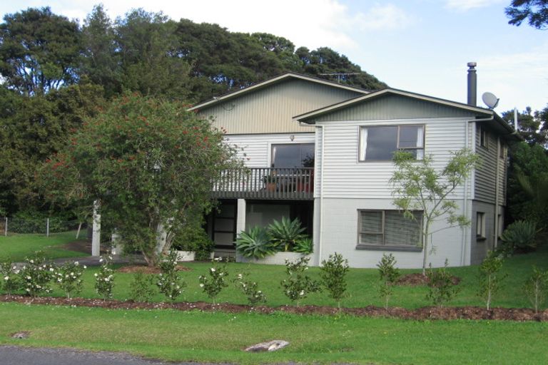 Photo of property in 41 Minnehaha Avenue, Titirangi, Auckland, 0604