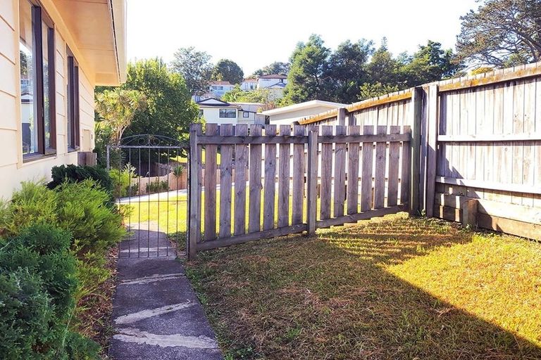 Photo of property in 142 Solar Road, Glen Eden, Auckland, 0602
