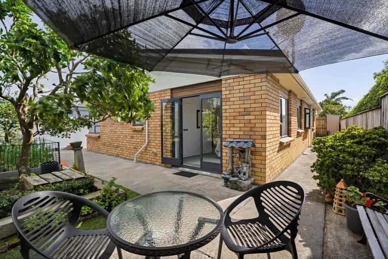 Photo of property in 35a Tukapa Street, Westown, New Plymouth, 4310