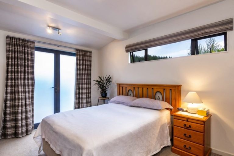 Photo of property in 400 Gillespie Place, Acacia Bay, Taupo, 3385