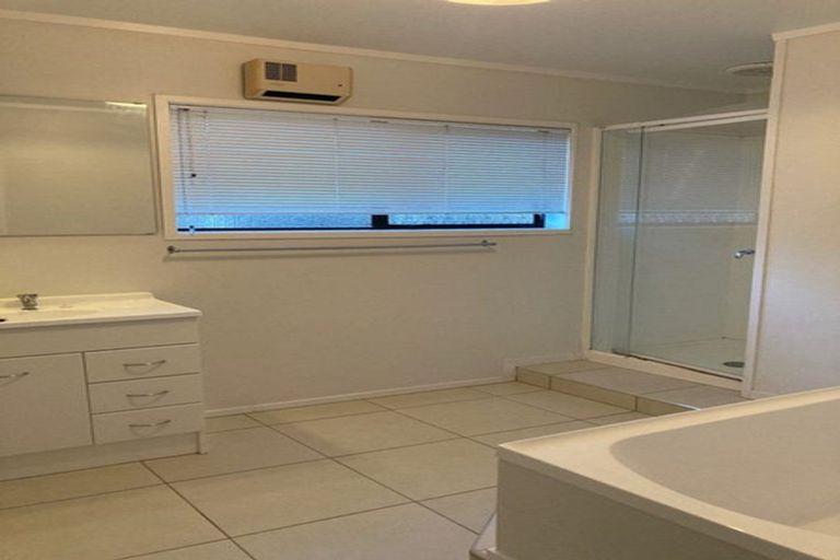 Photo of property in 3 Calluna Crescent, Totara Heights, Auckland, 2105