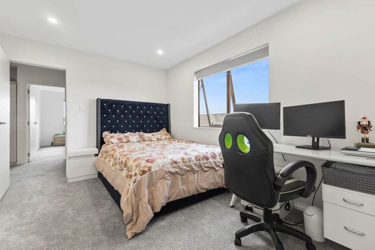 Photo of property in 25 Woven Place, Karaka, Papakura, 2113
