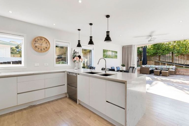 Photo of property in 265a Vipond Road, Stanmore Bay, Whangaparaoa, 0932