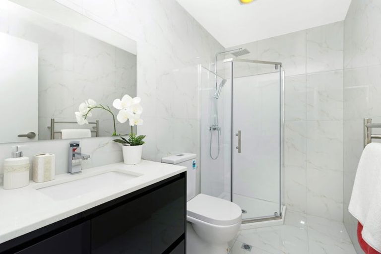 Photo of property in 4035f Great North Road, Glen Eden, Auckland, 0602