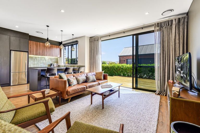 Photo of property in 2 Garland Lane, Leamington, Cambridge, 3432