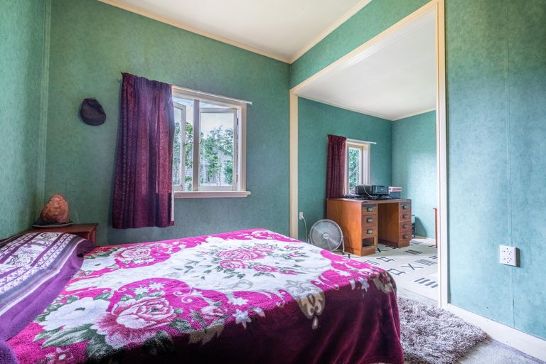 Photo of property in 1/7 Blacklock Avenue, Henderson, Auckland, 0612