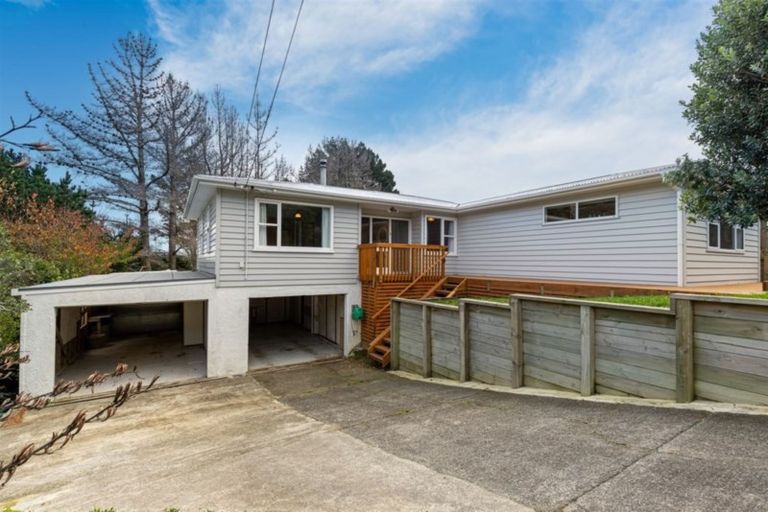 Photo of property in 15 Cunliffe Street, Johnsonville, Wellington, 6037