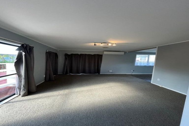 Photo of property in 14 Arodella Crescent, Ranui, Auckland, 0612