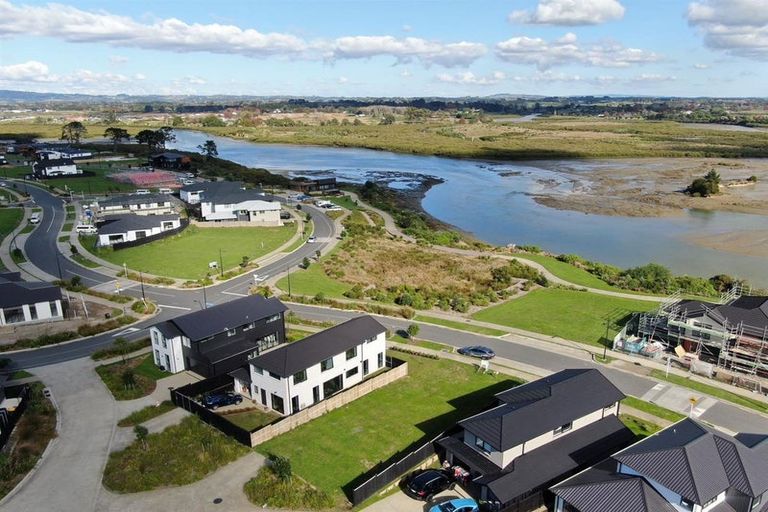 Photo of property in 7 Emerald Avenue, Rosehill, Papakura, 2113