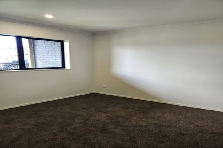 Photo of property in 2/16 Russell Road, Manurewa, Auckland, 2102