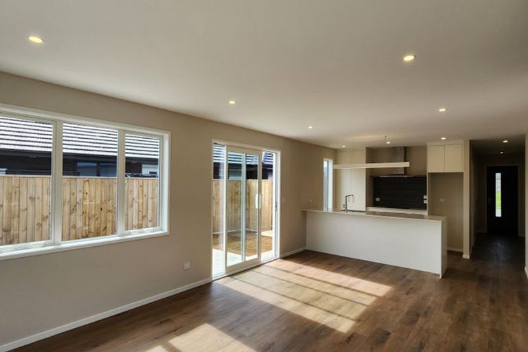 Photo of property in 3 Pahiki Crescent, Levin, 5510