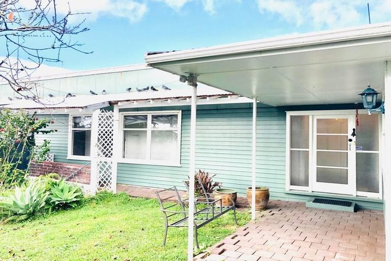 Photo of property in 53 Jaemont Avenue, Te Atatu South, Auckland, 0610