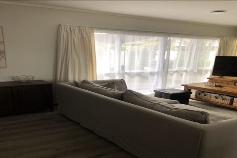 Photo of property in 61 Luton Avenue, Sunnyhills, Auckland, 2010