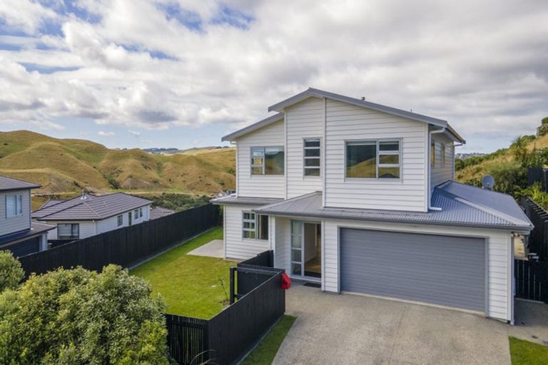 Photo of property in 120 Amesbury Drive, Churton Park, Wellington, 6037