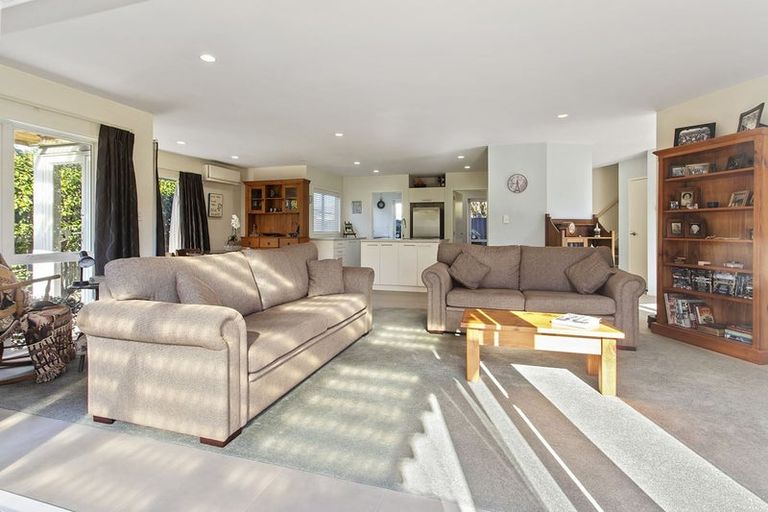 Photo of property in 16a Riverlea Avenue, Pakuranga, Auckland, 2010