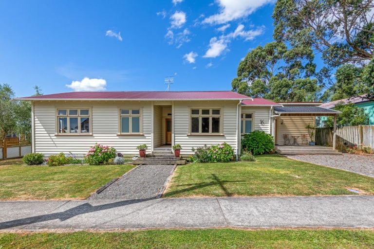 Photo of property in 16 Tokomaru Road, Tokomaru, Palmerston North, 4474