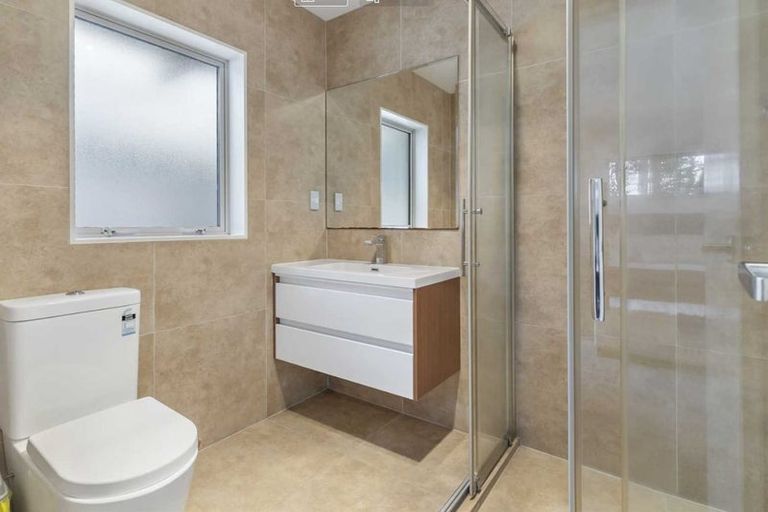 Photo of property in 11 Kilmacrennan Drive, Rosehill, Papakura, 2113