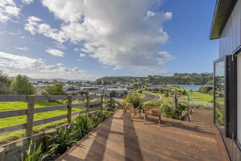 Photo of property in 6 Joyce Harsant Place, Cooks Beach, 3591