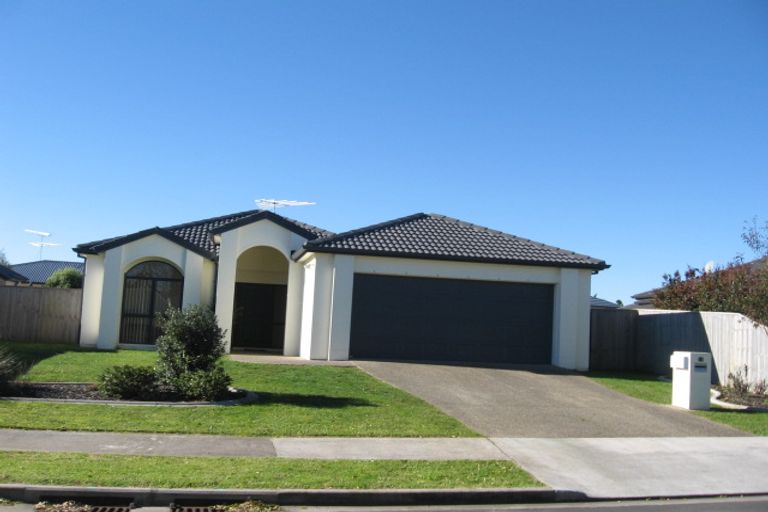 Photo of property in 12 Glencalder Place, Wattle Downs, Auckland, 2103